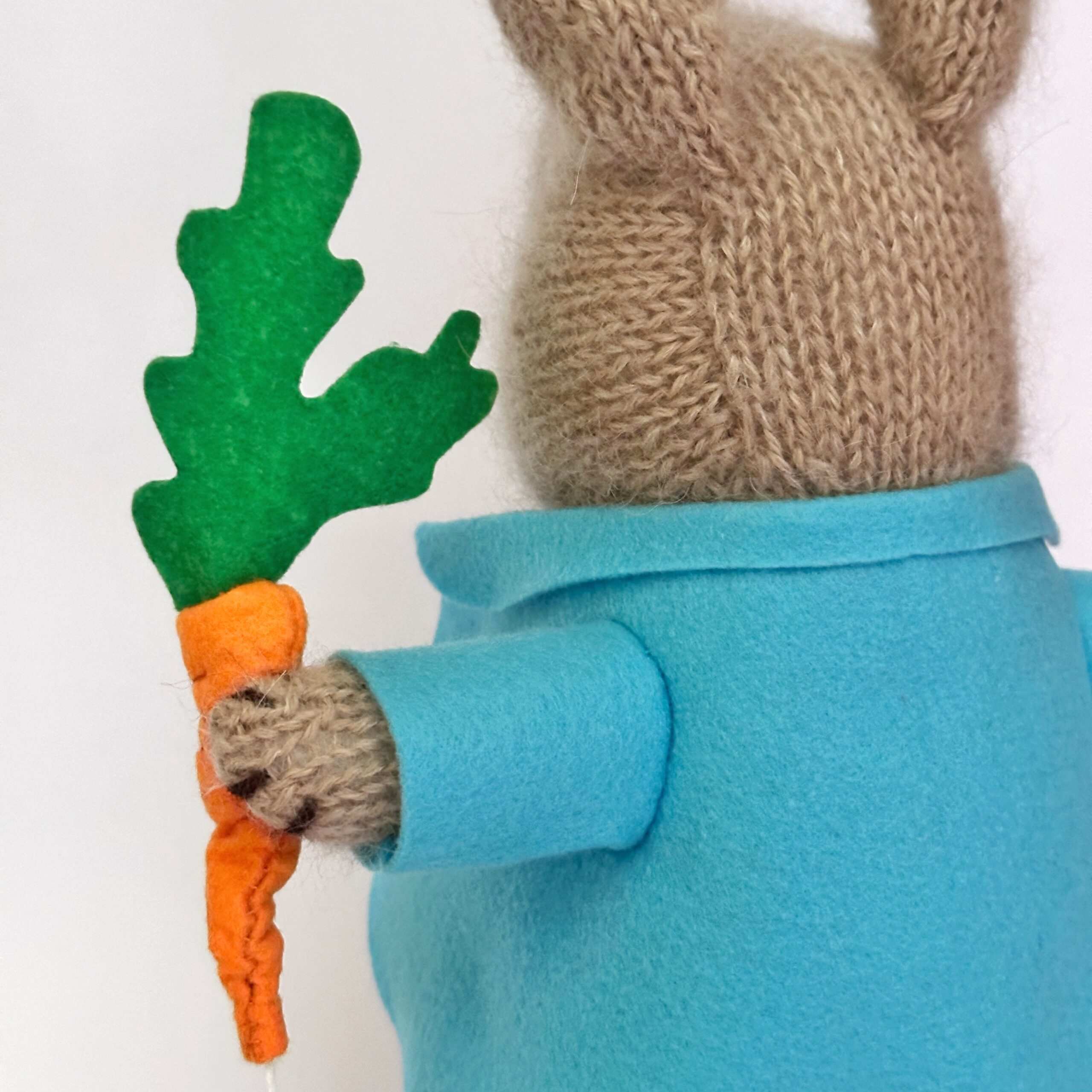 Peter Rabbit - tejido a mano - Imagen 6