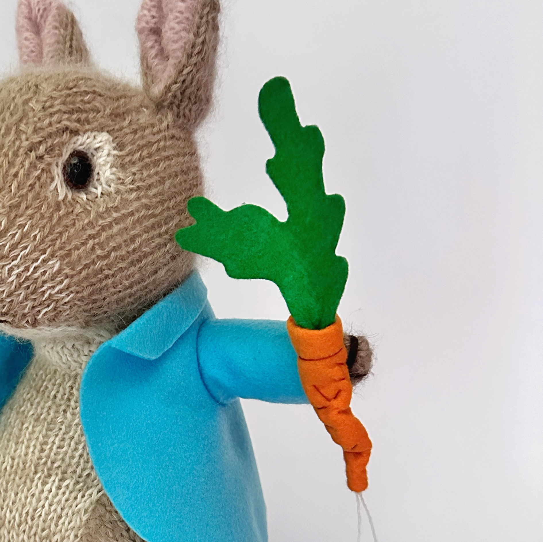 Peter Rabbit - tejido a mano - Imagen 5